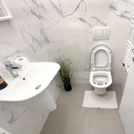 Golden Escape * Bucarest