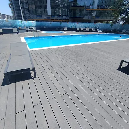 Golden Escape Apartment *