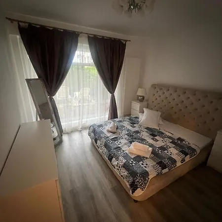 Apartment Golden Escape *