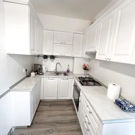 Golden Escape Apartment *