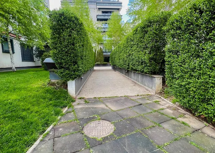 Apartment Golden Escape *