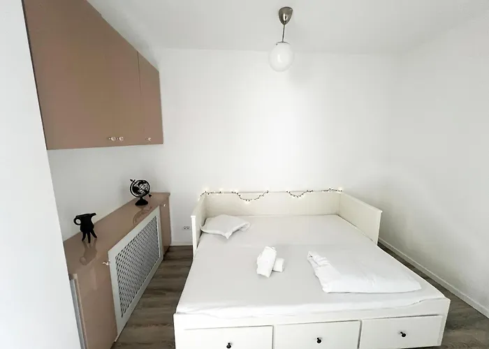 Golden Escape Apartment *